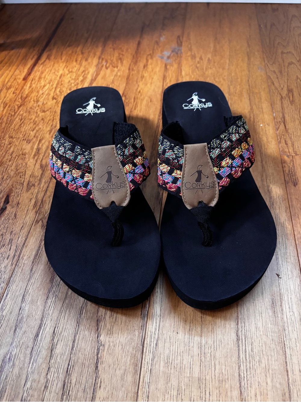 Corkys Callaway Women's Black Multicolor Woven Strap Flip Flop - Picture 2 of 5